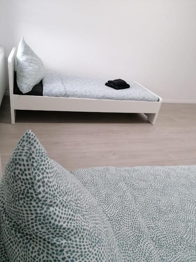 Estrella24 Living Rooms Singapur แฮร์เนอ ภายนอก รูปภาพ